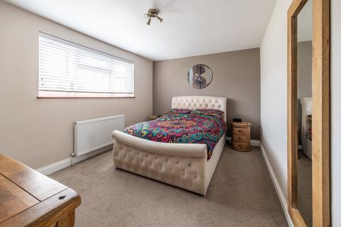 2 Stanley Crescent, Gravesend, DA12 5SY