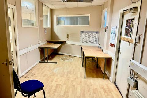 Office to rent, Barn Street, Oldham OL1