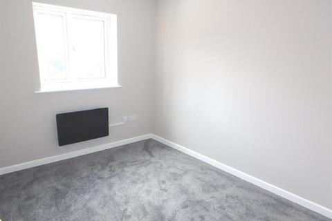 2 bedroom flat for sale, Gore Road, New Milton, Hampshire, BH25 6RX
