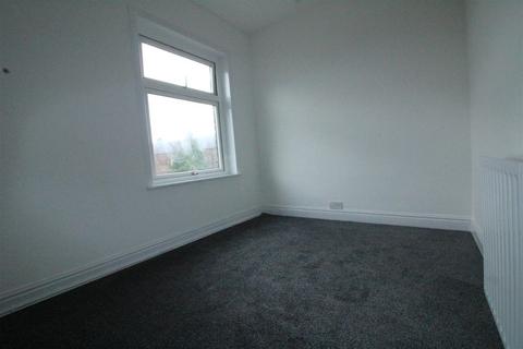 3 bedroom terraced house for sale, Dewsbury Gate Road, Staincliffe, Dewsbury