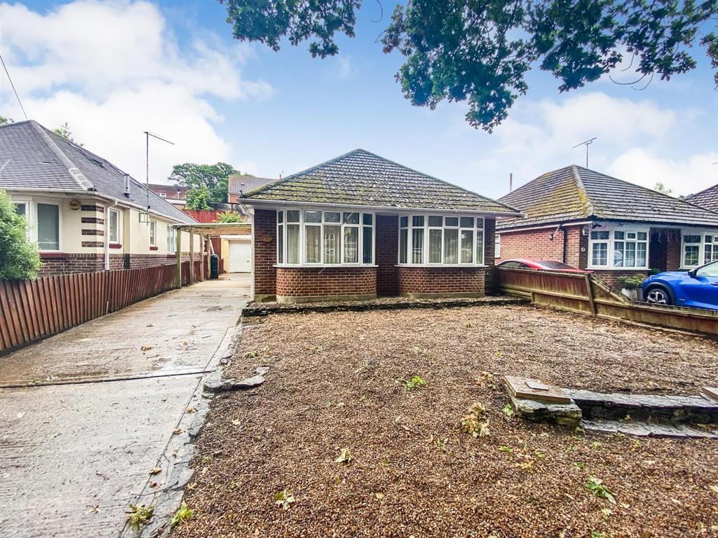 Moorside Road, Bournemouth BH11 3 bed detached bungalow for sale £299,950