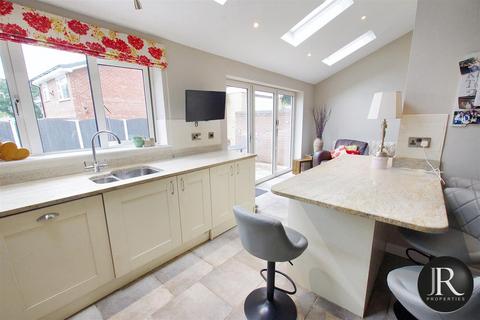 3 bedroom detached house for sale, Peakes Road, Etchinghill WS15