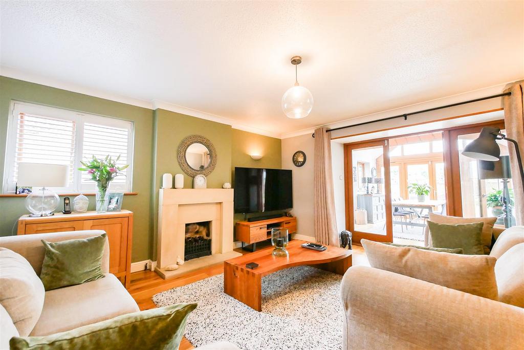 Lounge/dining room