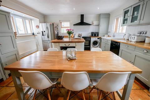 18 Bear Lane, North Moreton, Didcot, OX11 9AS