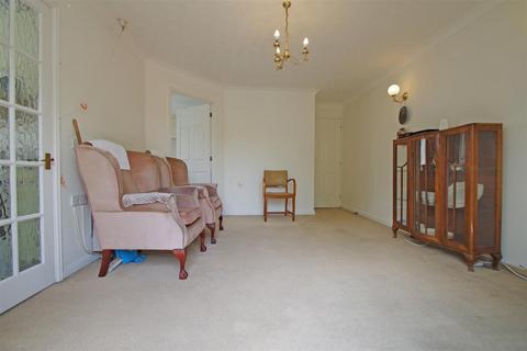 1 bedroom flat for sale, Reading Road, Pangbourne