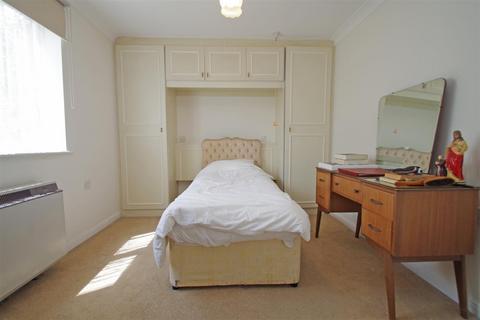 1 bedroom flat for sale, Reading Road, Pangbourne