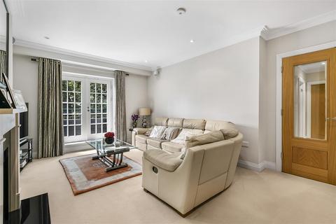 undefined, Wall Hall Drive, Aldenham