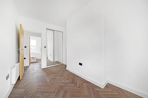 2 bedroom flat for sale, Nevill Road, N16