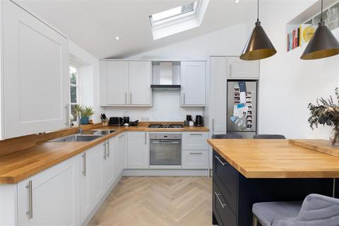 2 bedroom townhouse for sale, Huntingfield Road, London