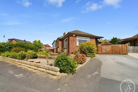 2 bedroom semi-detached bungalow for sale, Buckstone Close, Leeds