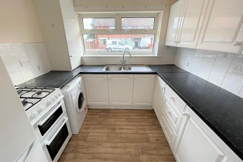 2 bedroom semi-detached bungalow to rent, Fearnville Road, Leeds, West Yorkshire, LS8 3DQ