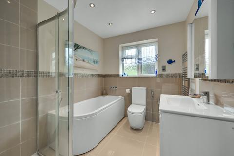 30 Heathside, Hinchley Wood, Esher, KT10 9TB