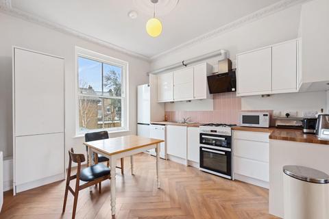 2 bedroom maisonette for sale, Mildmay Road, London, N1