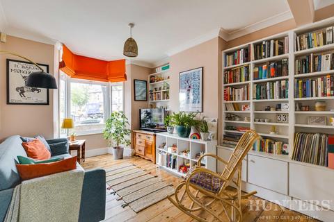 3 bedroom house for sale, Nelson Road, London