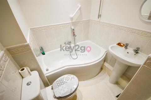 2 bedroom flat for sale, Oxclose Park Gardens, Halfway, Sheffield, S20