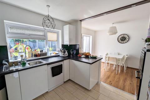 3 bedroom semi-detached house for sale, Devon Road, Newark