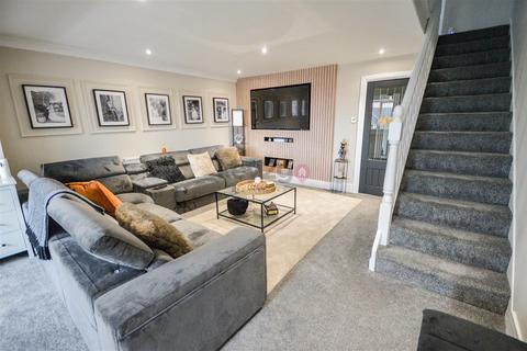 4 bedroom semi-detached house for sale, Caldbeck Place, North Anston, Sheffield, S25