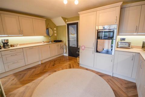 24 Caldbeck Place, North Anston, Sheffield, S25 4JY