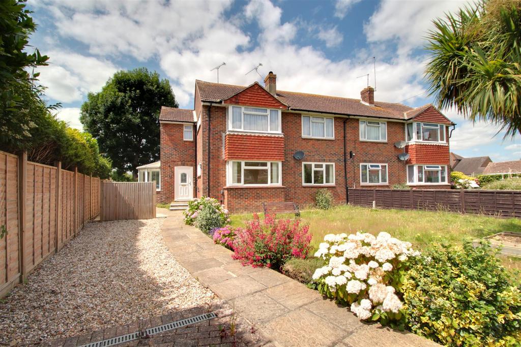 Ferringham Lane, Ferring, Worthing 2 bed flat for sale £325,000