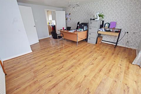 2 bedroom property for sale, Guardian Court, Rainham, Gillingham