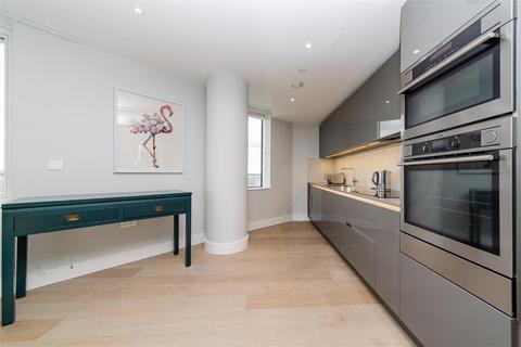 2 bedroom apartment to rent, Lombard Wharf, 12 Lombard Road, London, SW11