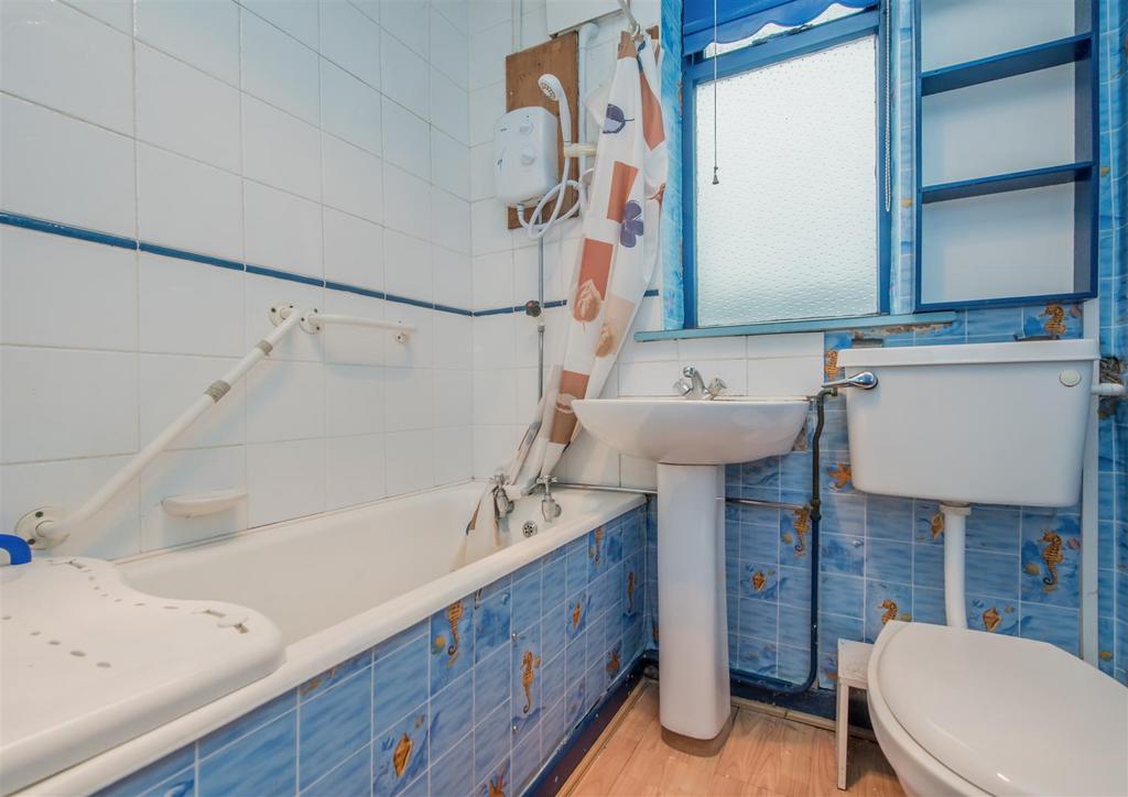 Bathroom / WC: