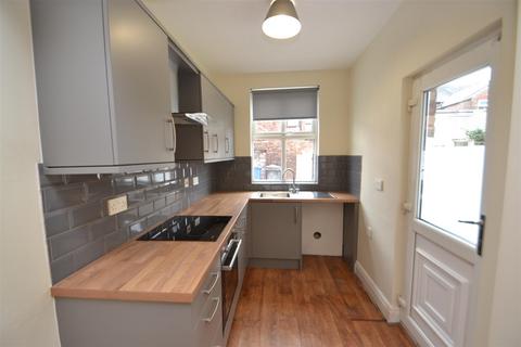 2 bedroom terraced house to rent, Rock Road, Warrington WA4