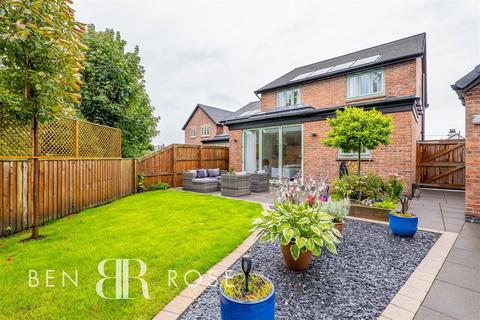 3 bedroom detached house for sale, River View Court, Preston PR4