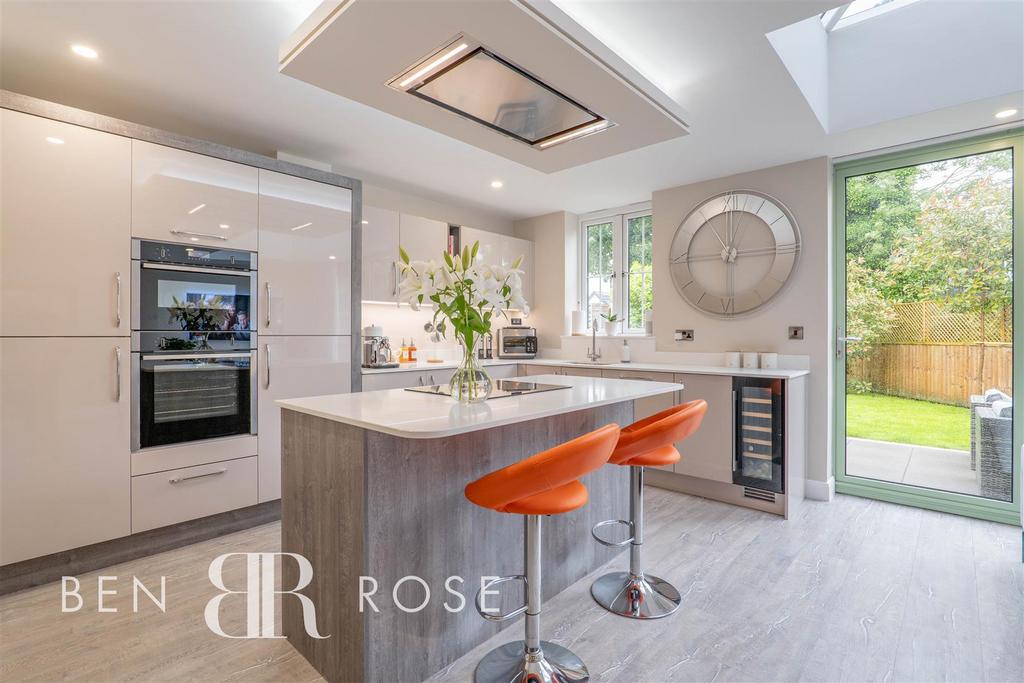 Kitchen/Dining Room/Snug