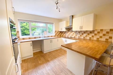 4 bedroom detached house to rent, Sandown Way, Bexhill On Sea