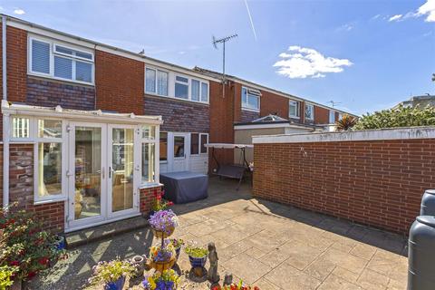 12 Abingdon Walk, Worthing, BN13 2QL