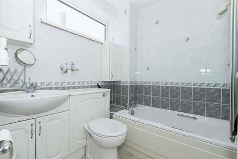 12 Abingdon Walk, Worthing, BN13 2QL
