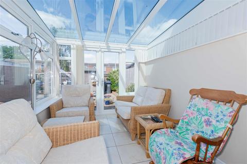 12 Abingdon Walk, Worthing, BN13 2QL