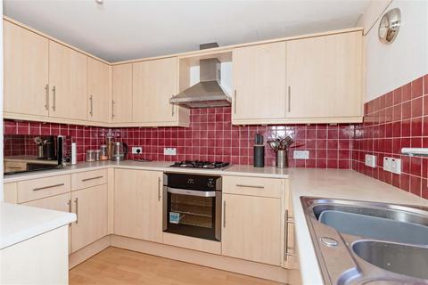12 Abingdon Walk, Worthing, BN13 2QL