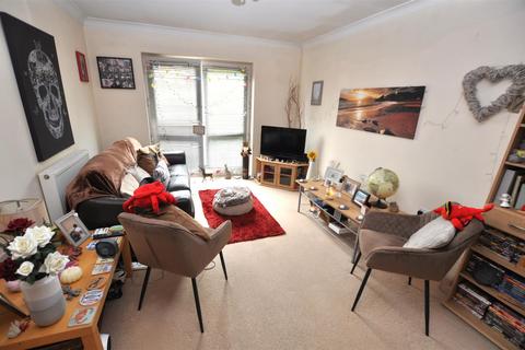 2 bedroom apartment for sale, Grants Yard, Burton-On-Trent DE14