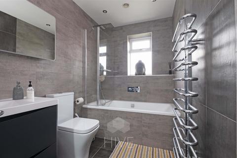 124 Springdale Road, Corfe Mullen, Wimborne, BH21 3QL
