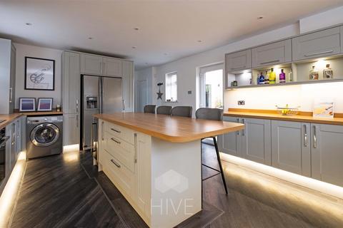 124 Springdale Road, Corfe Mullen, Wimborne, BH21 3QL