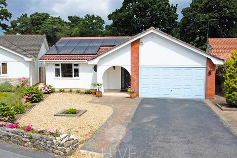 3 bedroom bungalow for sale, Chander Close, Ferndown BH22