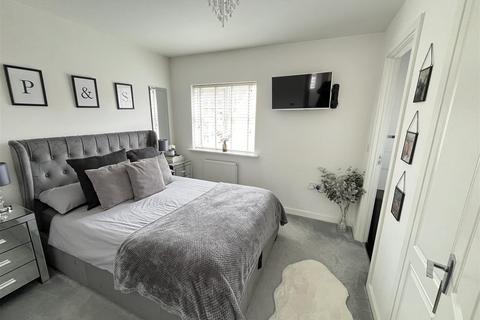 21 Hevea Road, Burton-on-trent, DE13 0SH