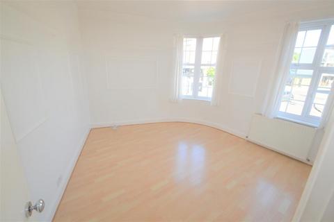 1 bedroom property to rent, Snakes Lane, Woodford Green