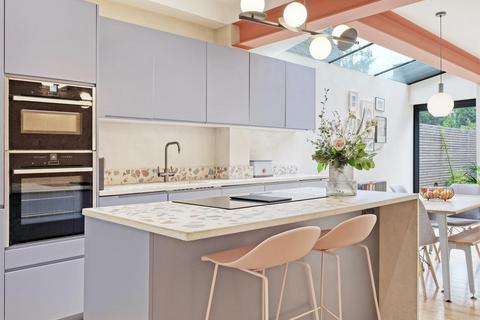 14 Scotts Road, London, E10 6LW