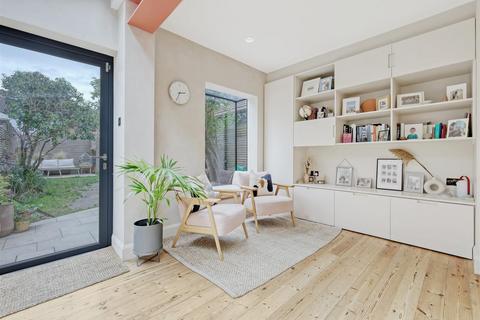 14 Scotts Road, London, E10 6LW