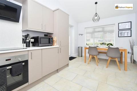 3 bedroom detached house for sale, Glaisher Drive, Stoke-On-Trent ST3