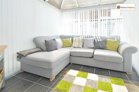 3 bedroom detached house for sale, Glaisher Drive, Stoke-On-Trent ST3
