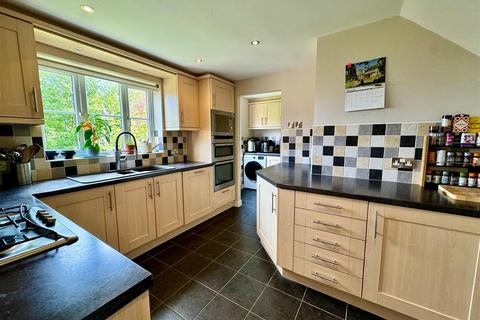 4 bedroom detached house for sale, Orton Way, Belper DE56