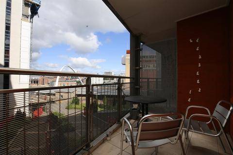 2 bedroom apartment to rent, Baltic Quay, Gateshead NE8