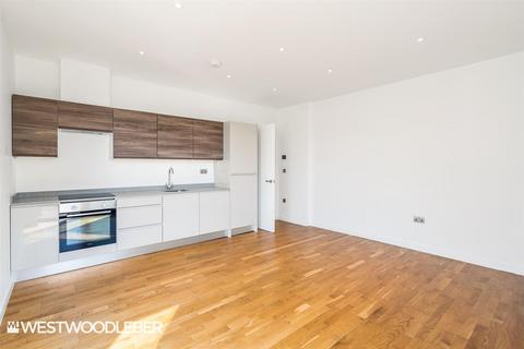 1 bedroom apartment for sale, High Road, Broxbourne EN10