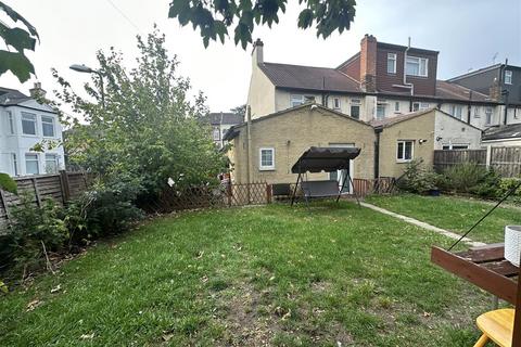 Plot for sale, Cavendish Road  (R), London SW19