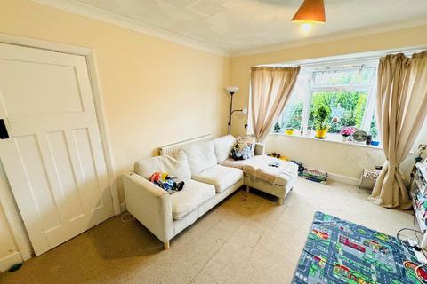3 bedroom house to rent, Oak Avenue, Chichester