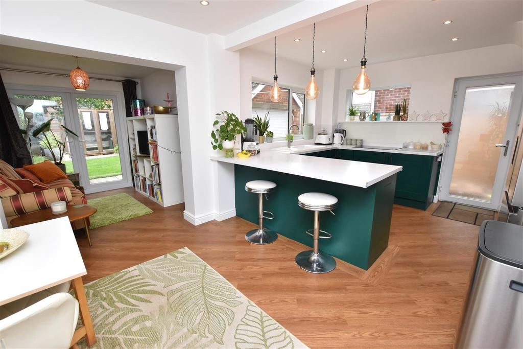 Open plan kitchen diner